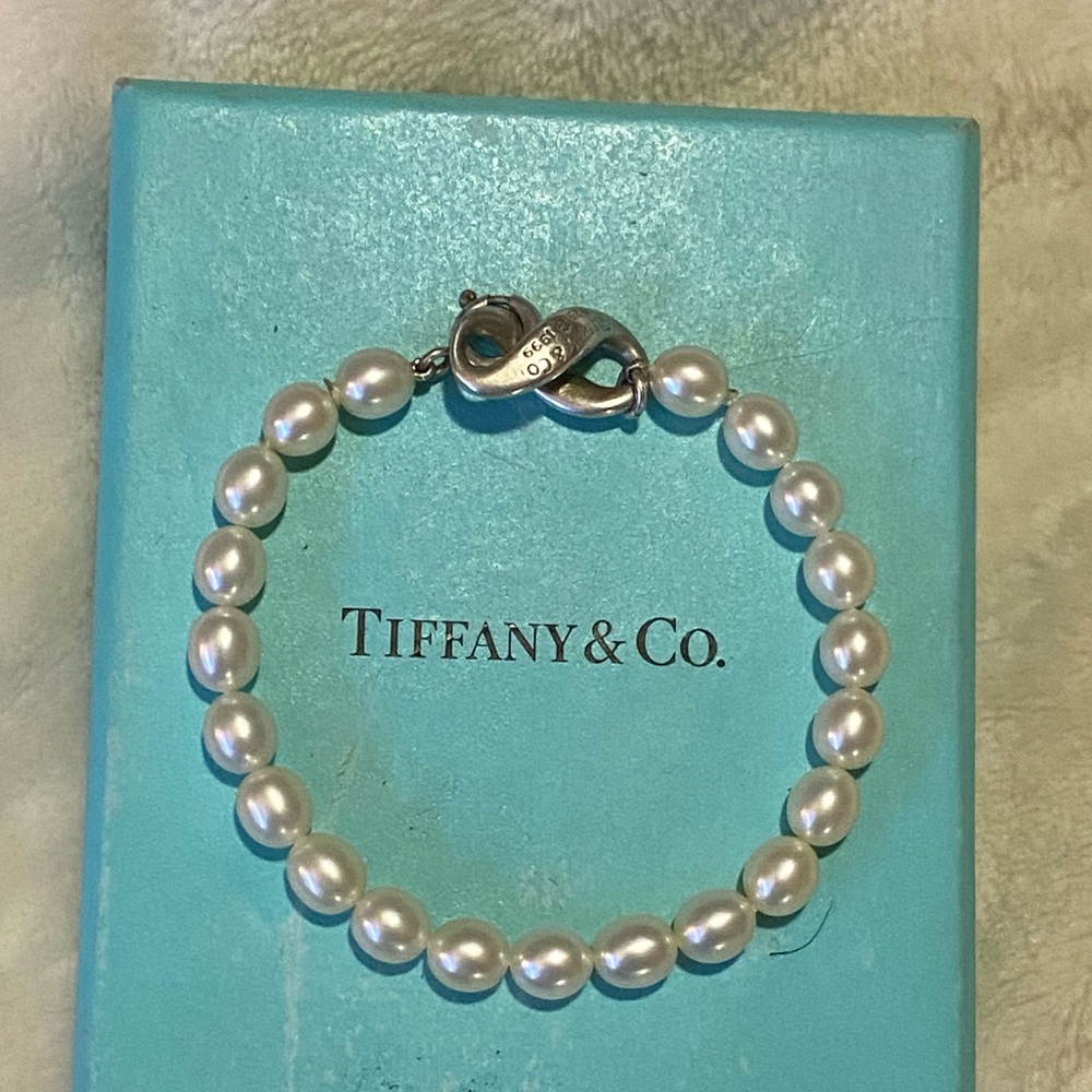 Tiffany & Co. Sterling Silver and Pearl Infinity Bracelet, produced in 1999